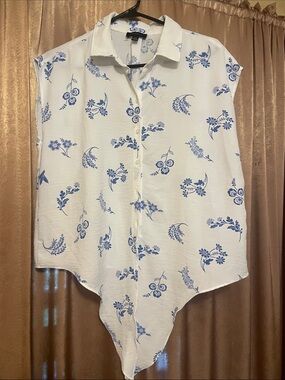 Tamara H Blue & White Floral Tie-Front Button Down Blouse Size M